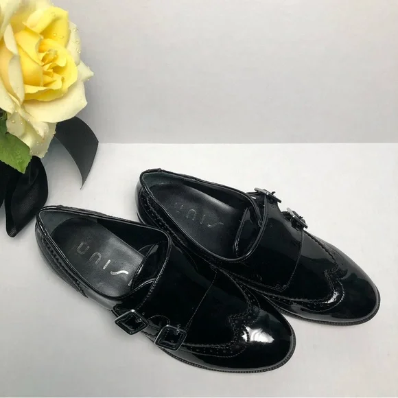 ⭐️NEW⭐️UNISA Black Patent Leather Loafers - Picture 3 of 8